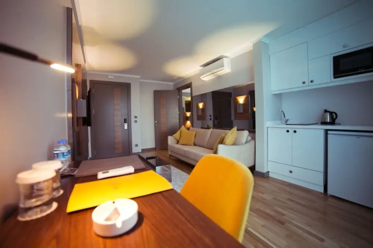 1 Bedroom Suite
