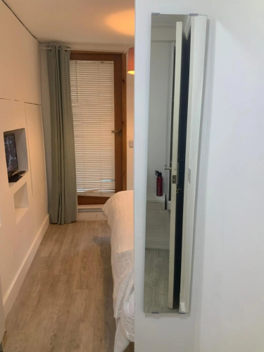 Self Contained Rooms in Central Torquay