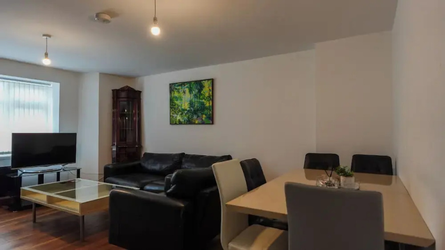 LuxeLiving Apartment