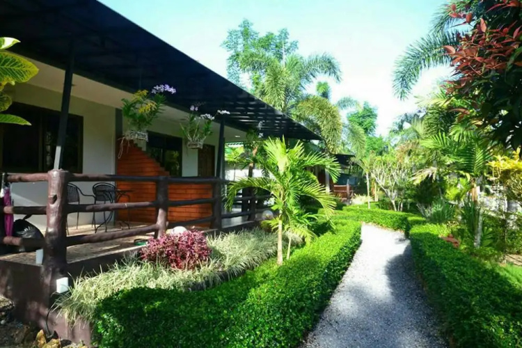Ruenchan Resort at Saithai
