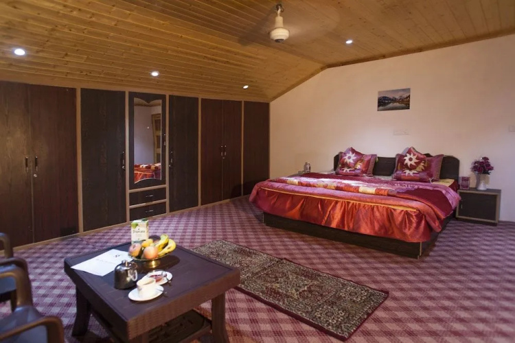 Sheesha Residency