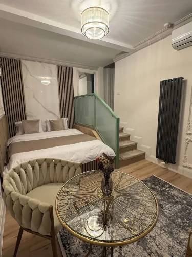 Deluxe Double room with balcony and with courtyard view