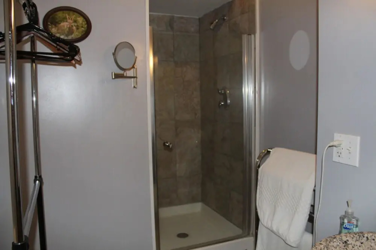 Monroe Manor Inn