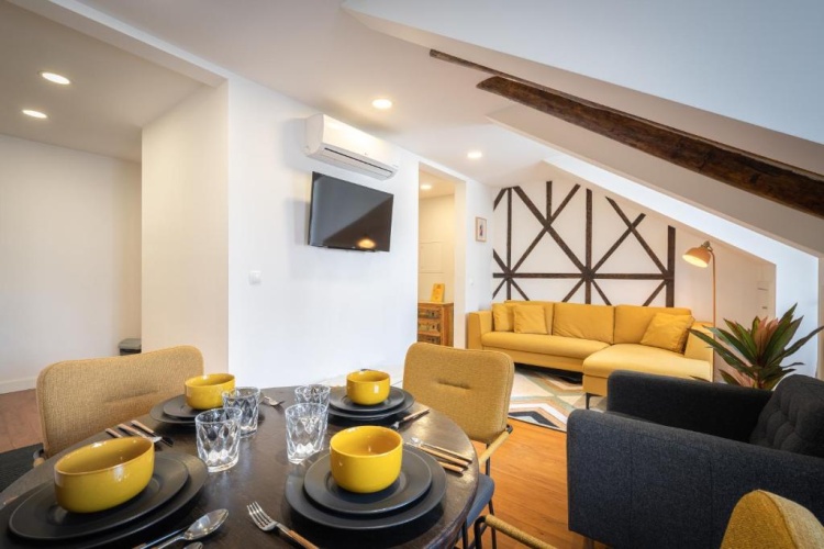 2 Bedrooms Apartment