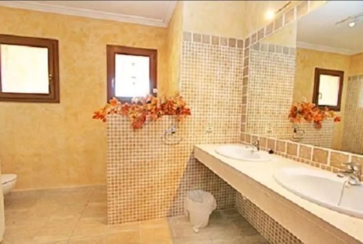 Villa - 6 Bedrooms with Pool and WiFi - 103977
