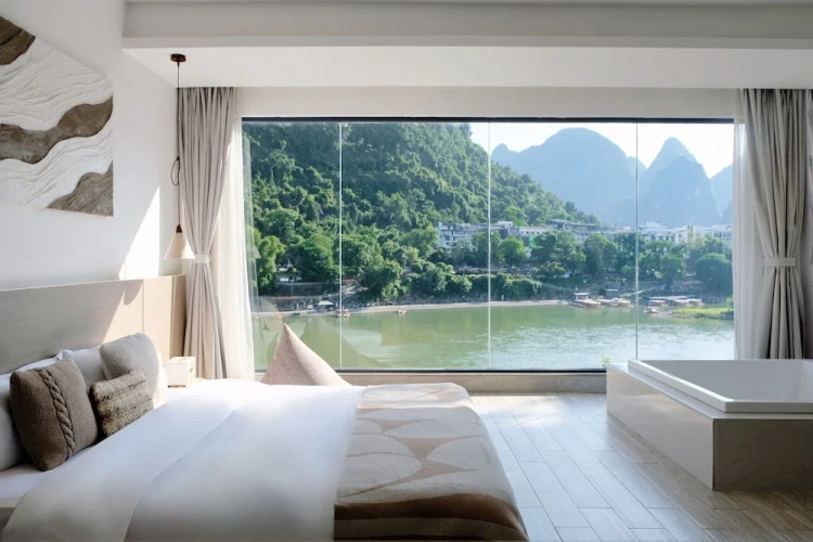 Grand room