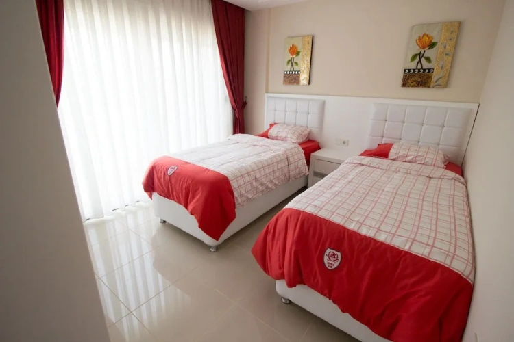 2 Bedrooms Apartment