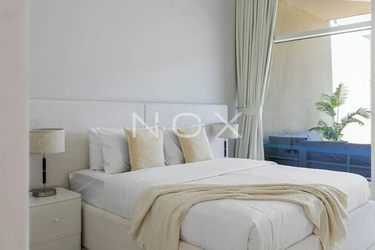 1Br Study 706 Bay Square B7