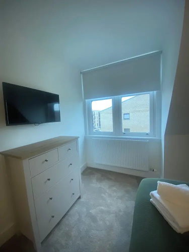 Central Paisley Apartment- Airport/glasgow Access