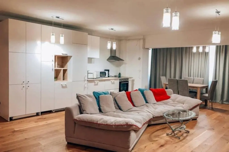2 Bedrooms Apartment