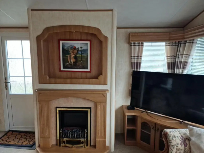Caravan - Sleeps 4 - Pet Friendly - Parking