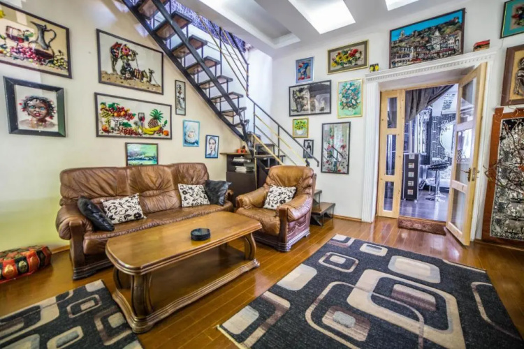 COMFORTABLE APARTMENT in the old TBILISI