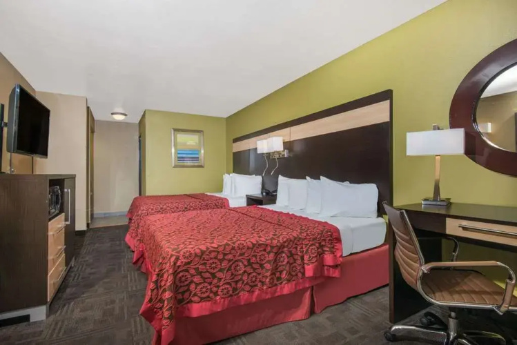 Days Inn By Wyndham Carlsbad, Nm