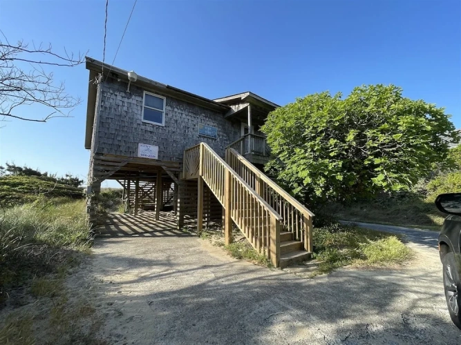 4 Bedrooms Cottage