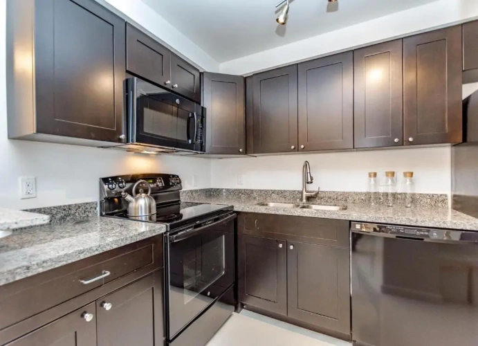 3 Bedrooms Apartment