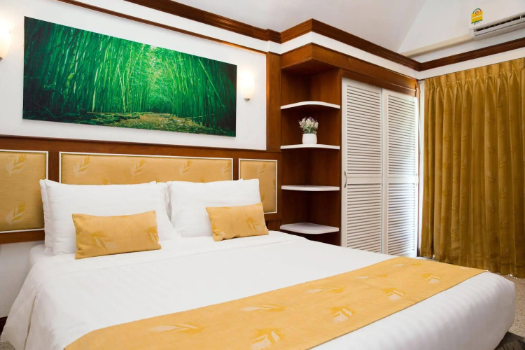 Castle Howchow Beach Resort Hotel