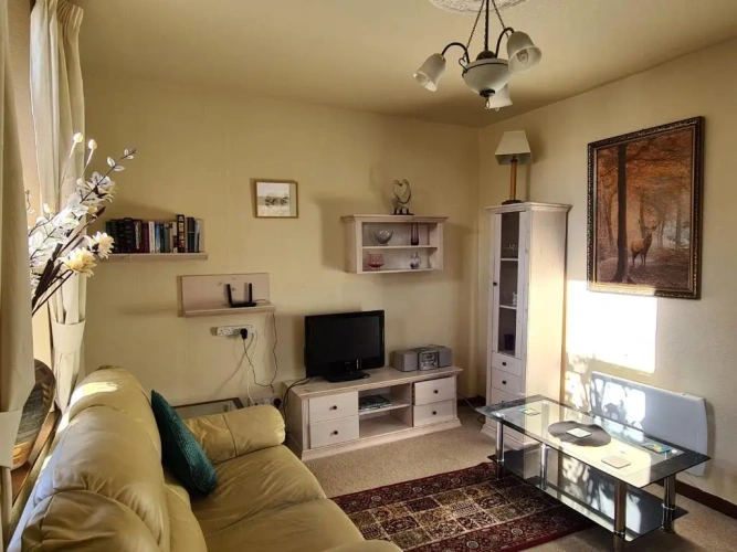 2 Bedrooms Cottage
