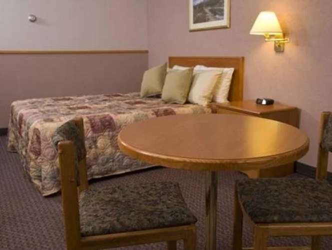 Thunder Bay Inn