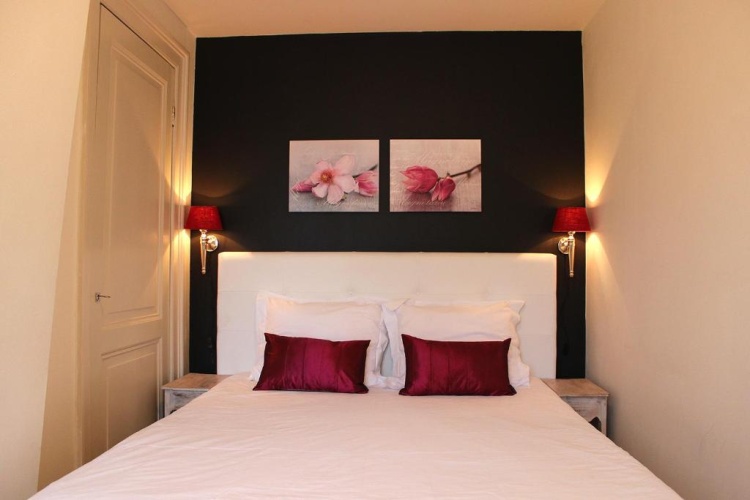 1 Bedroom Apartment with canal view