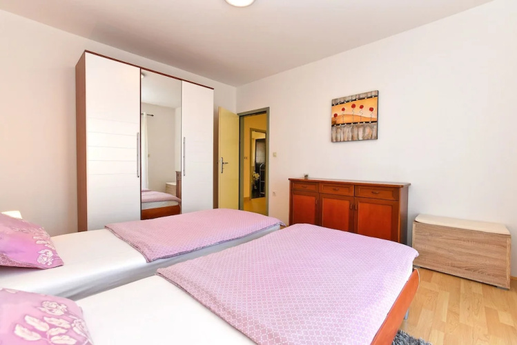 Apartment 1551