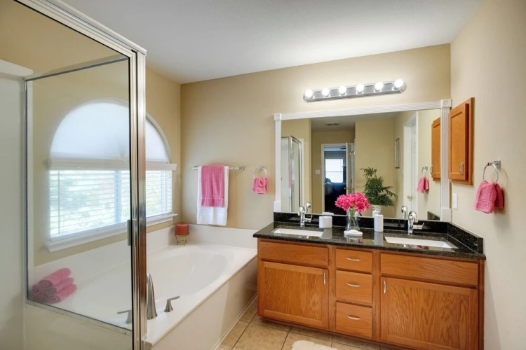 3 Bedrooms Cottage