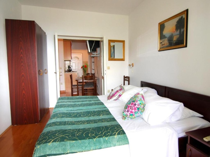 1 Bedroom Apartment with balcony