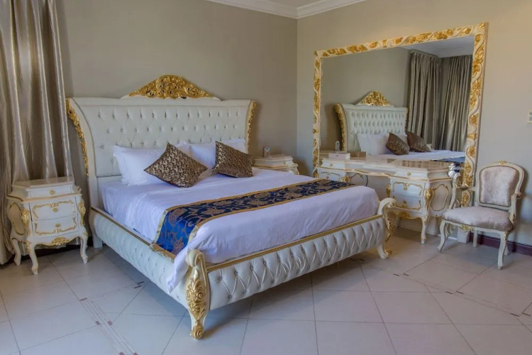 Bravoway Villa A29 in Palm Jumeirah