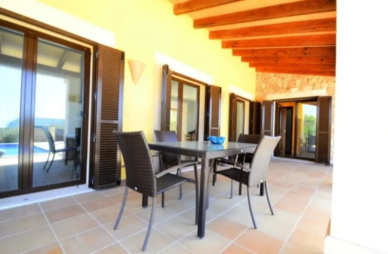 102947 - Villa in Llucmajor