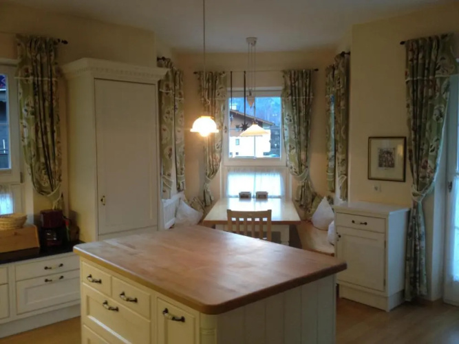 3 Bedrooms Apartment