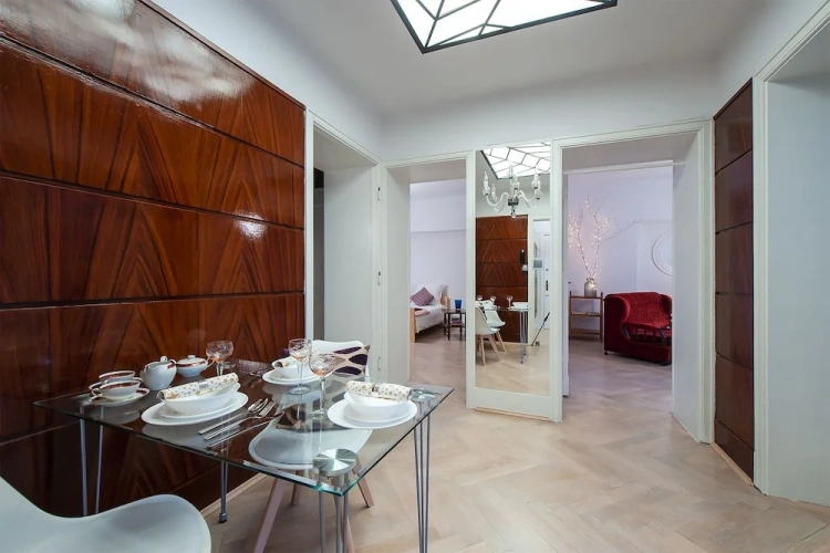 3 Bedrooms Apartment