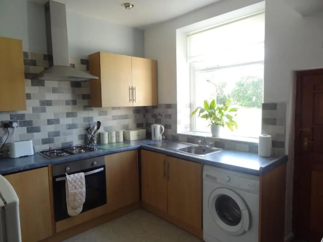2 Bedrooms Cottage
