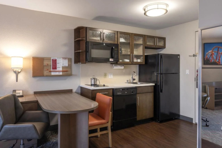 Candlewood Suites Anaheim - Resort Area photo 31