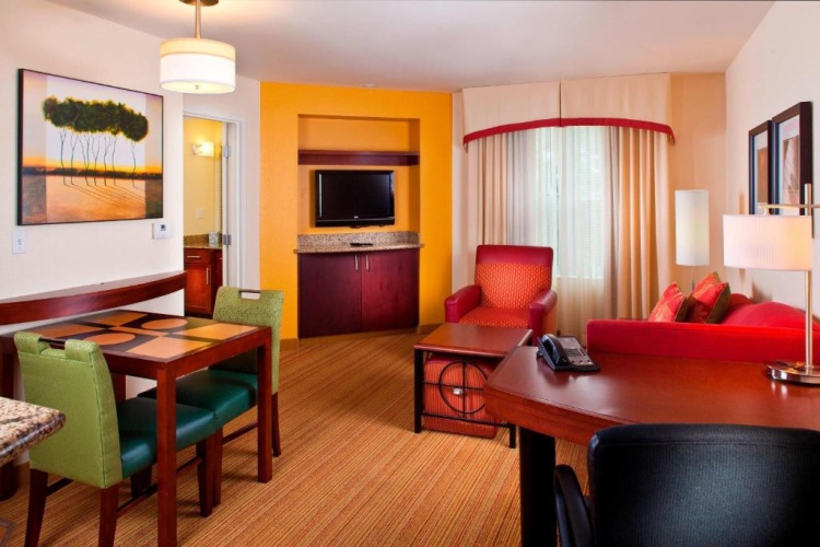 1 Bedroom Suite