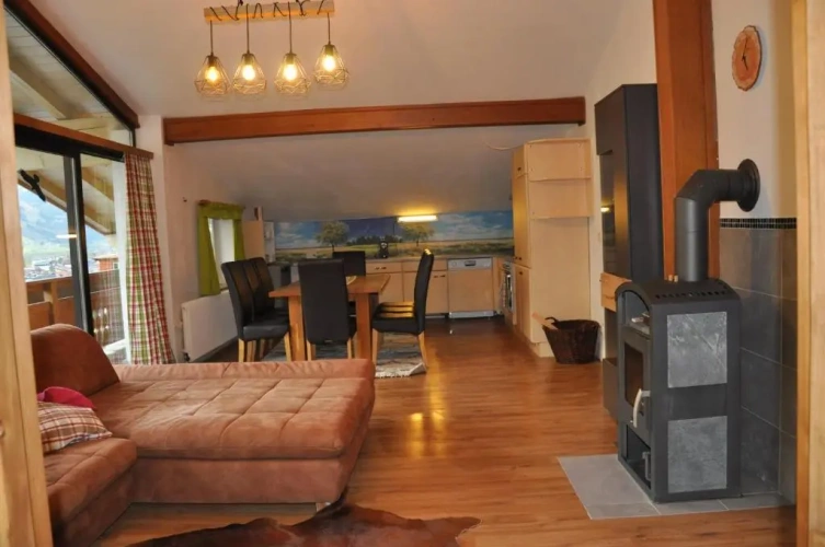 3 Bedrooms Apartment