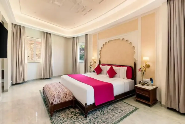 Suite with balcony
