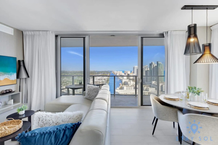 Luxury 2Br Front Ocean & Bay View Amazing Pools