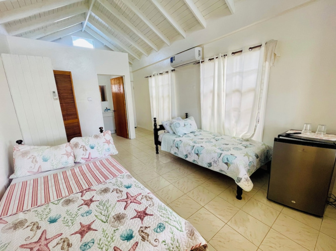 Dennis' Hideaway