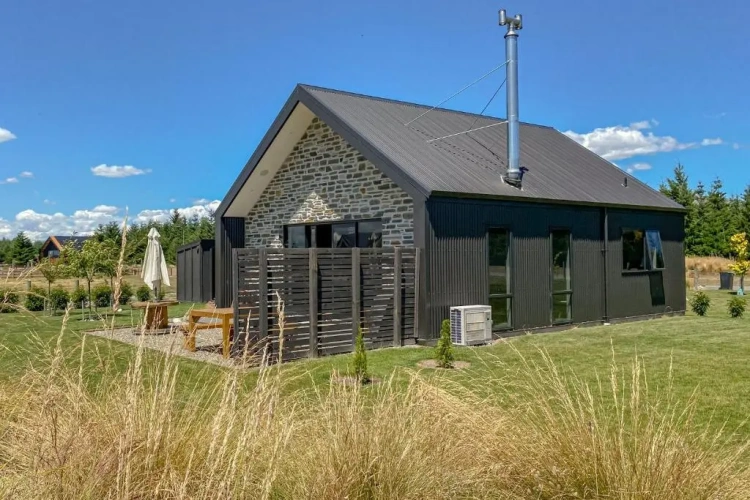 2 Bedrooms Cottage