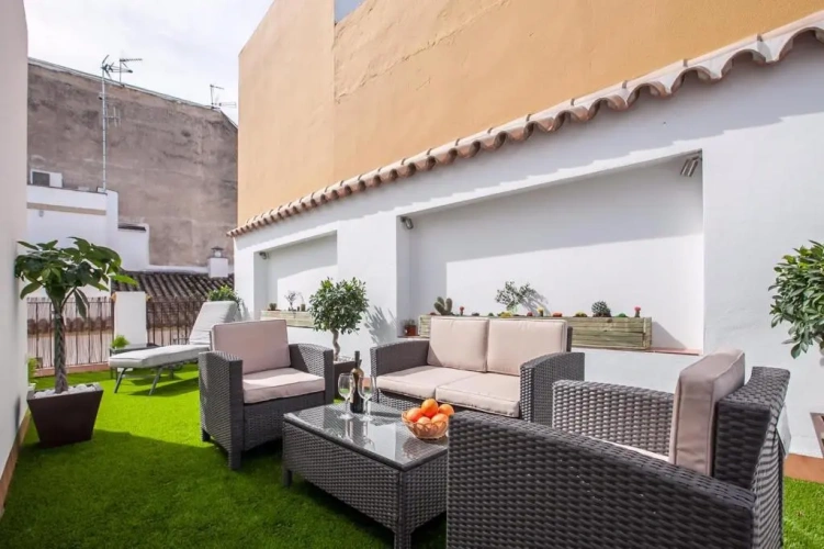 2 Bedrooms Apartment