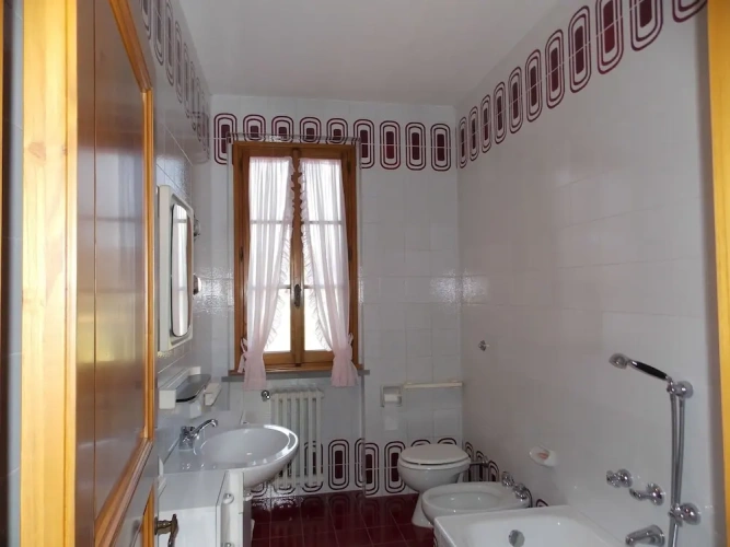 4 Bedrooms Villa