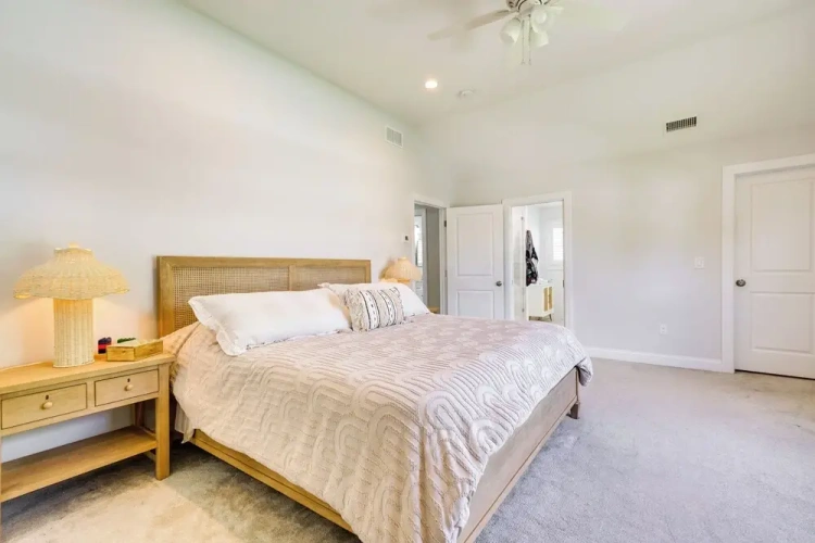4 Bedrooms Cottage