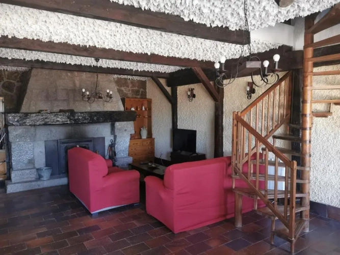 3 Bedrooms Cottage