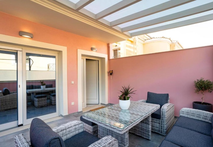 3 Bedrooms Villa