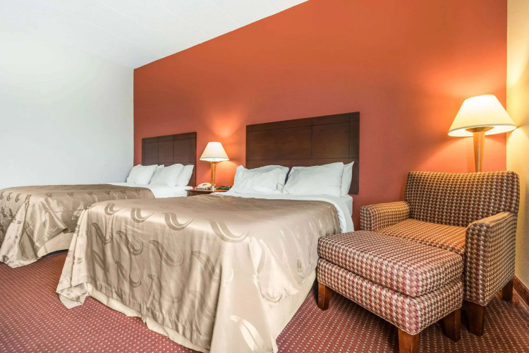 Quality Inn & Suites Lawrenceburg