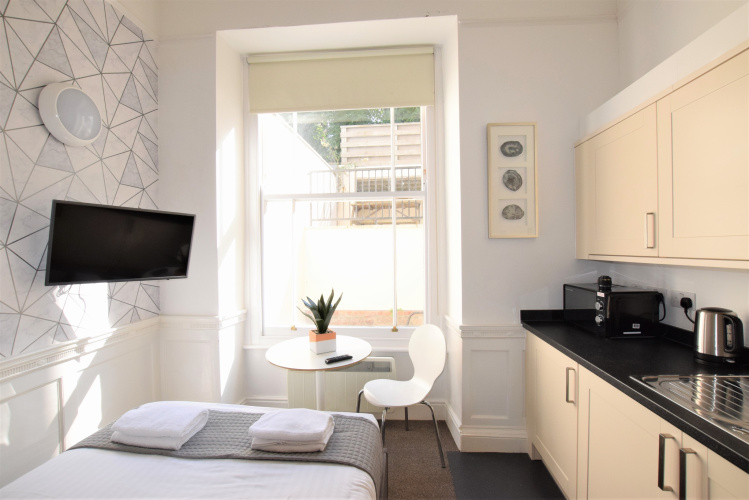 Your Apartment Berkeley Sq Pads #6