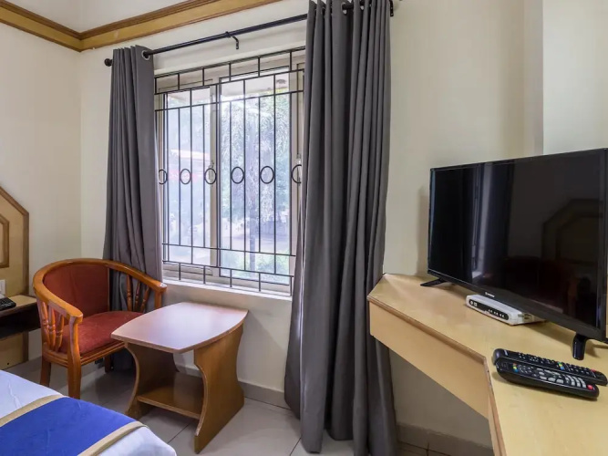 OYO 649 Hotel Ajantha Trinity Inn
