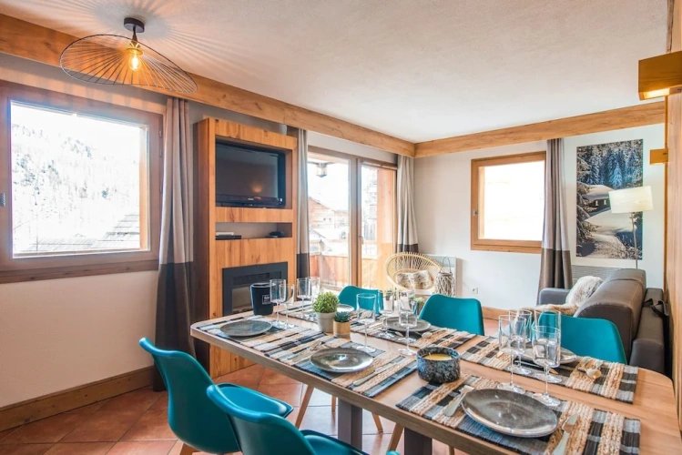 4 Bedrooms Apartment with balcony and with mountain view