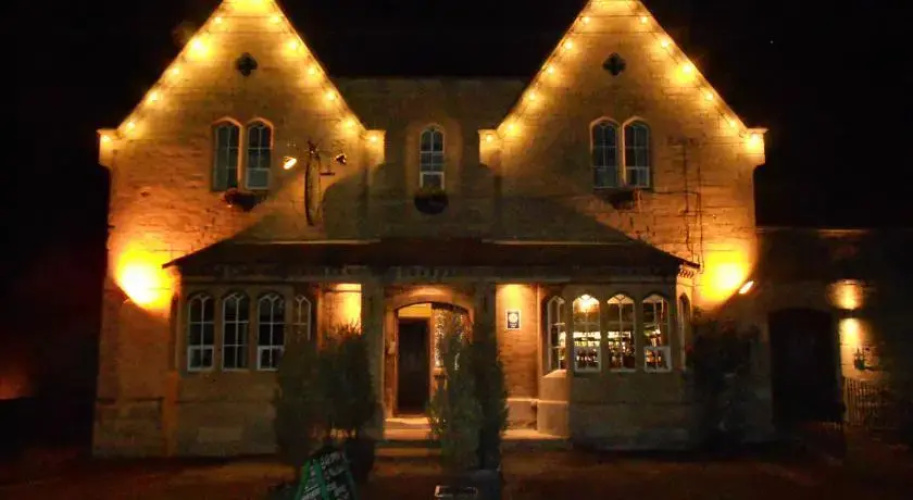 The Willoughby Arms
