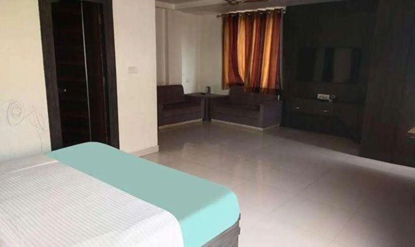 Hotel Nandgiri Palace