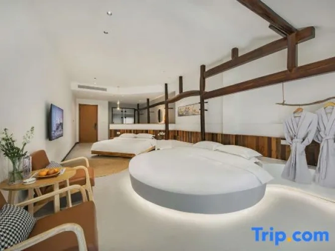 Standard Quadruple Family room with balcony